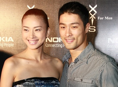 Ngo Thanh Van khoe vai tran ben Tri Nguyen hinh anh