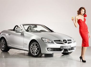 Thanh Hang lam duyen ben xe Mercedes hinh anh