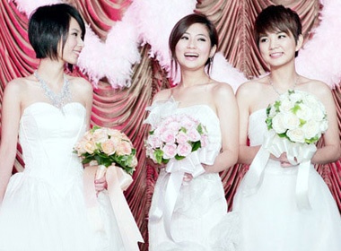 Selina (S.H.E) khoc khi nhin thay vay cuoi hinh anh