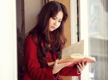Huyen Lizze lam co nang cham hoc hinh anh