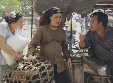 Van Dung khoe 'bung bau' hinh anh