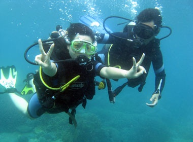 To chuc dam cuoi duoi nuoc tai Nha Trang hinh anh