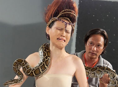 Hau truong ngo nghinh cua Next Top Model hinh anh