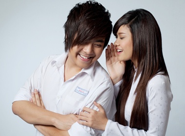 Wanbi Tuan Anh khoe nu cuoi tuoi sang hinh anh