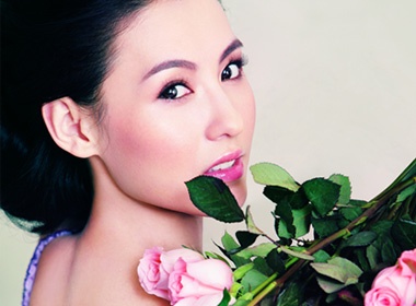 Truong Ba Chi quyen ru nhu hoa hong hinh anh