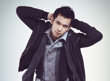 Hot boy cua Vu Ngoc Dang khoe ve nam tinh hinh anh