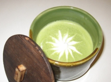 Thuong thuc kem tra xanh dac san cua Nhat hinh anh