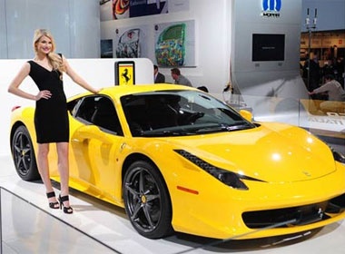 Bong hong tai trien lam oto Detroit 2011 hinh anh