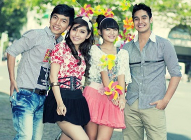 Teen Sai thanh xuong pho mua xuan hinh anh