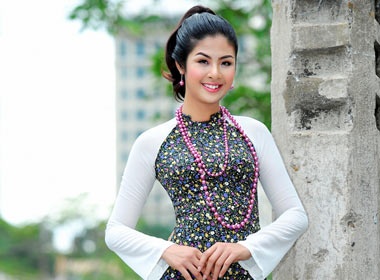 Ngoc Han duyen dang tren pho Sai Gon hinh anh