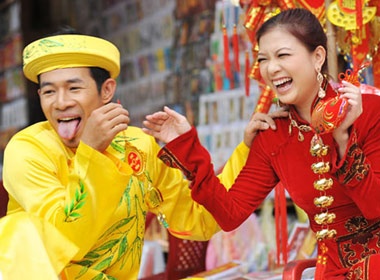 Pham Thanh Thao cung Sa Khang dao pho xuan hinh anh