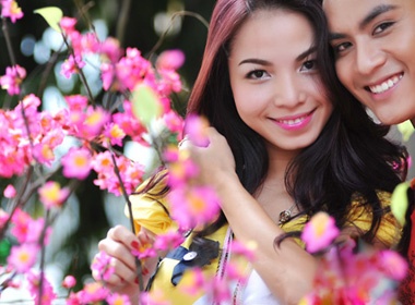 Blue Duy Linh vui xuan cung Khanh Loan hinh anh