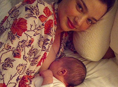 Miranda Kerr muon nuoi con bang sua me hinh anh