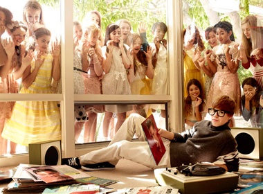 Fan cuong 'vay ham' Justin Bieber hinh anh