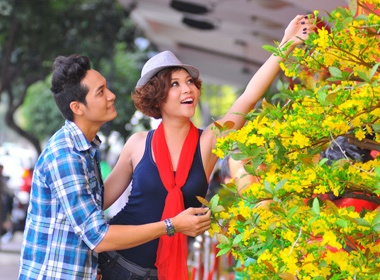 Dam Thu Trang vui tet cung chang dep trai hinh anh