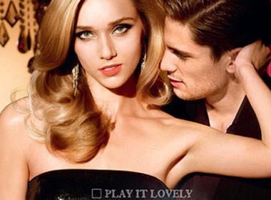 Nhung bo my pham chao Valentine hinh anh