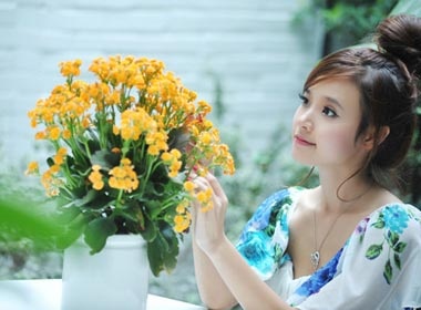 Midu lang man giua vuon xuan hinh anh