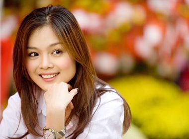 Tuyet Ngoc cau duyen nam moi hinh anh