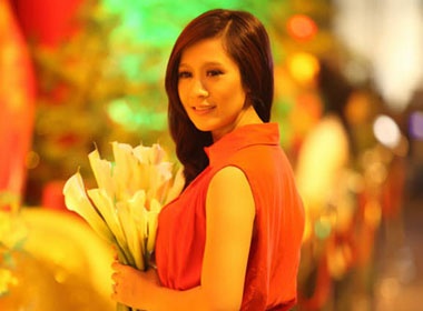 Ngam Thanh Thuy tre trung ngay xuan hinh anh