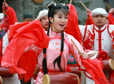 Tieu Yen Tu mua trong vui nhon hinh anh