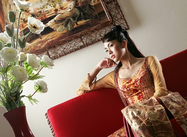 Ngam 'my nu trong tranh' Tang Thanh Ha hinh anh