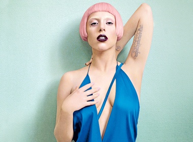 Lady Gaga khoe toc hong moi tim hinh anh