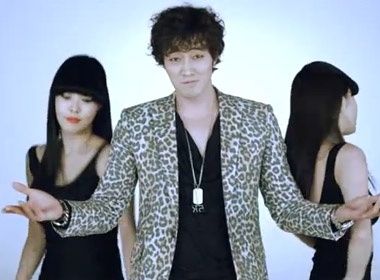 So Ji Sub la voi toc xoan trong clip sexy hinh anh