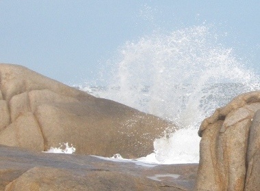 Tam song o ganh da Binh Chau hinh anh