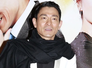 Luu Duc Hoa 'he lo' ngay Valentine cung vo hinh anh