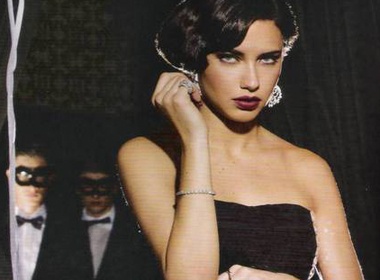 Ve dep lam dien dao phai manh cua Adriana Lima hinh anh