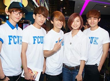 Ngo Thanh Van dan hoc tro xem 'Tan Thieu lam tu' hinh anh