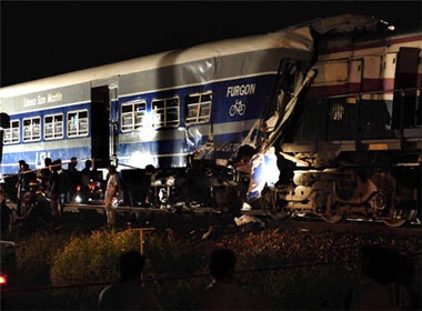 Tai nan tau hoa tham khoc, 4 nguoi thiet mang hinh anh