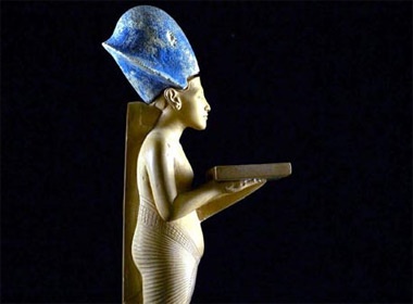 Tim thay buc tuong vo gia gan thung rac o Ai Cap hinh anh