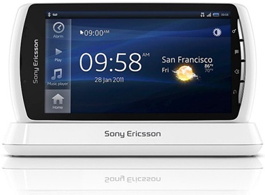 Sony Ericsson Xperia Play phien ban mau trang xuat hien hinh anh
