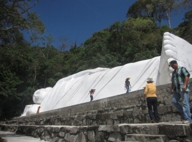 Du lich 'mao hiem' o nui Ta Cu hinh anh