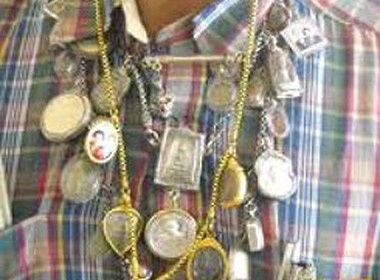 Deo 1.000 chiec bua vi so ma hinh anh