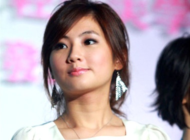 Selina khoc vi vet thuong o chan hinh anh