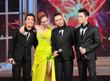 Ho Quynh Huong vuot toc 3 chang trai Artista hinh anh