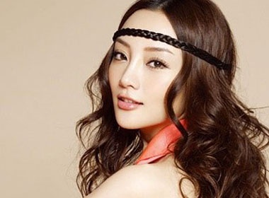 Tay mun cam cap toc hinh anh