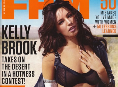 Kelly Brook do suc nong cung hoang mac hinh anh