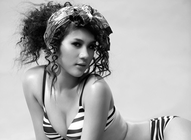 Kim Dung khoe dang cung bikini hinh anh