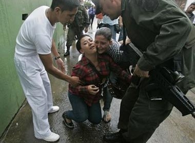 6 nguoi chet trong vu cuop may bay cho tien hinh anh