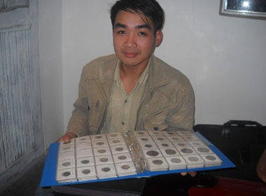 Chang sinh vien so huu... 40kg tien co hinh anh