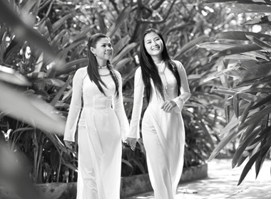 Thanh Thao, Ngoc Lan tinh khoi ao dai trang hinh anh