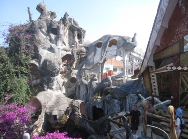 Tro ve tuoi tho voi lau dai Mang Nhen hinh anh