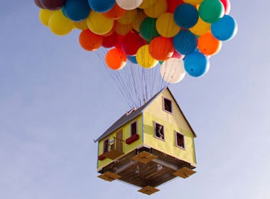 Nang ngoi nha len cao 3km bang bong bay hinh anh