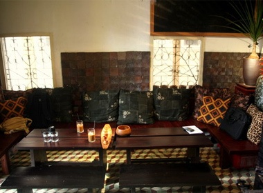 Lang nghe chuong Nha Tho do tai cafe Ha Noi House hinh anh