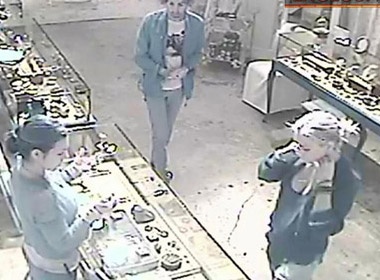 He lo video ghi canh Lindsay Lohan trom do hinh anh