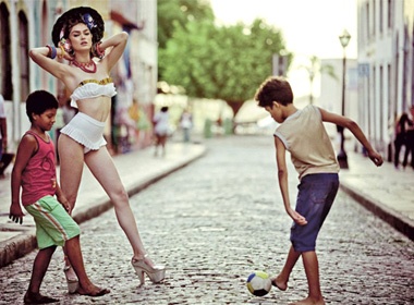 BST thoi trang ruc ro mang hoi tho Samba hinh anh