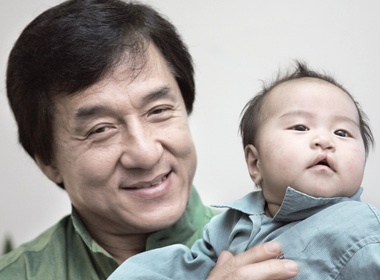 Thanh Long gui thong diep nu cuoi den Viet Nam hinh anh